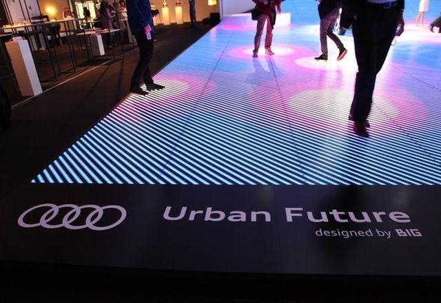 Suelo LED interactivo en un evento de marca